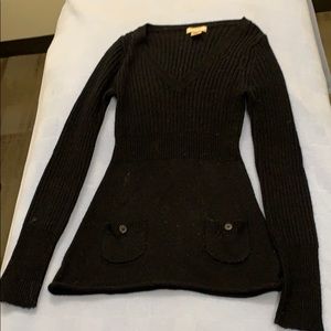 Black Arizona brand sweater with front pockets